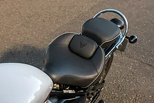Used 2025 Triumph Bonneville Speedmaster Snowdonia / Cranberry Red - Interior and Exterior details 17