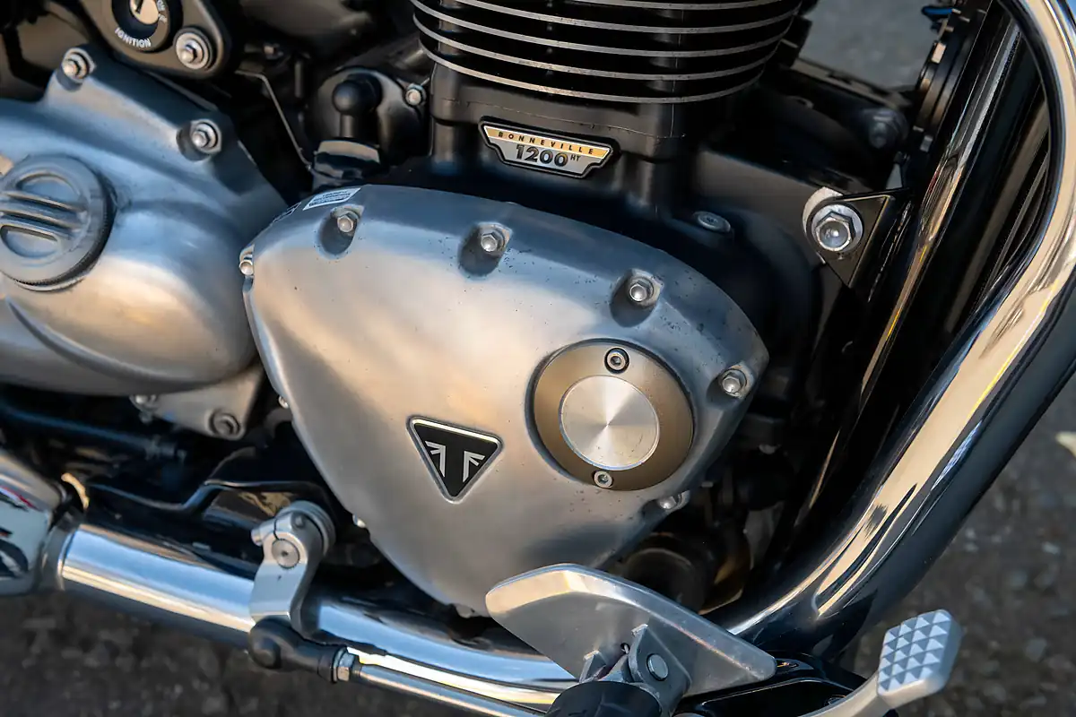 Used 2025 Triumph Bonneville Speedmaster Snowdonia / Cranberry Red - Interior and Exterior details 19