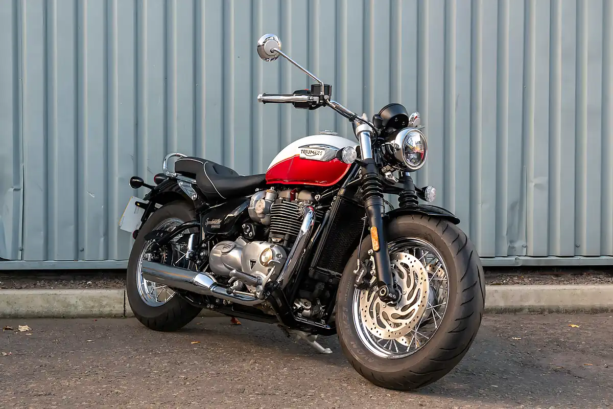 Used 2025 Triumph Bonneville Speedmaster Snowdonia / Cranberry Red - Interior and Exterior details 2