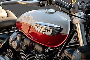 Used 2025 Triumph Bonneville Speedmaster Snowdonia / Cranberry Red - Interior and Exterior details 20
