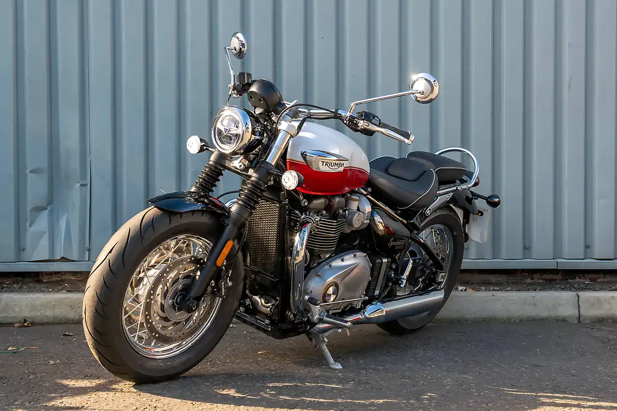 Used 2025 Triumph Bonneville Speedmaster Snowdonia / Cranberry Red - Interior and Exterior details 4