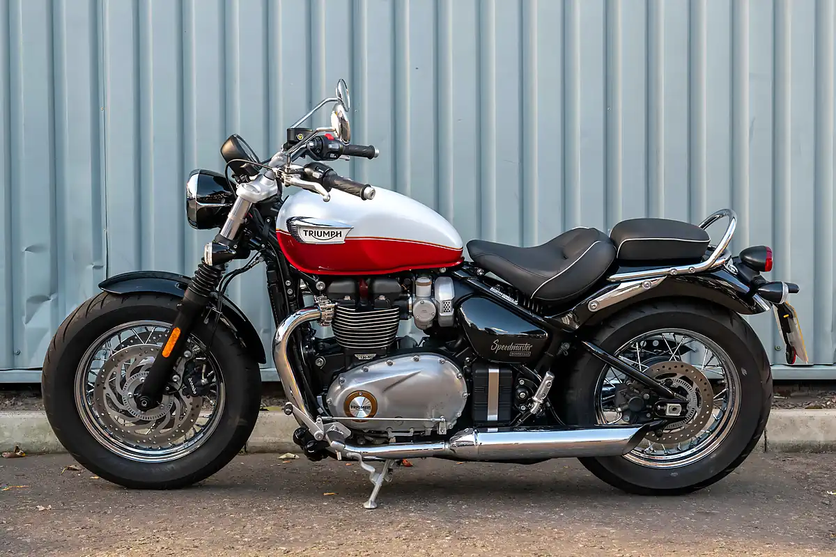 Used 2025 Triumph Bonneville Speedmaster Snowdonia / Cranberry Red - Interior and Exterior details 5