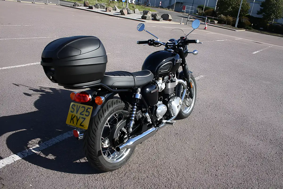 Used 2025 Triumph Bonneville T120 Jet Black - Interior and Exterior details 12