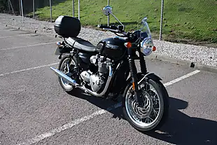 Used 2025 Triumph Bonneville T120 Jet Black - Interior and Exterior details 4