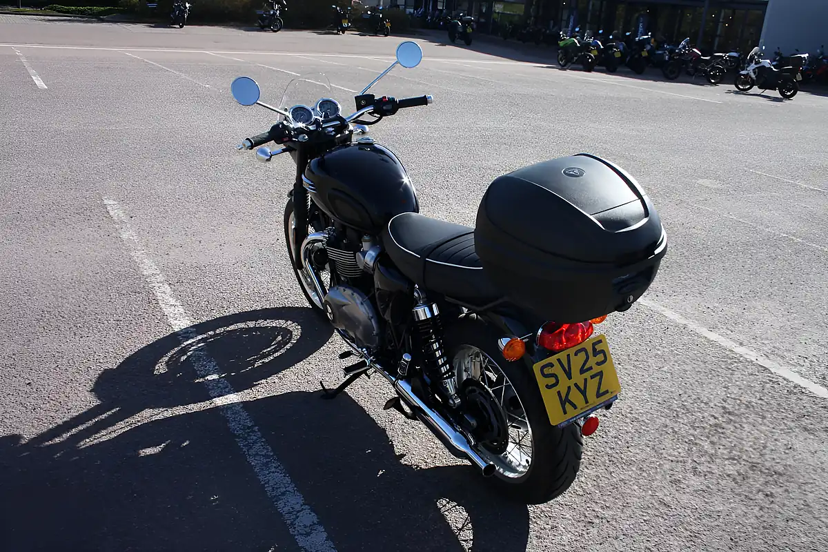 Used 2025 Triumph Bonneville T120 Jet Black - Interior and Exterior details 9