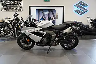 Used 2025 Triumph Daytona 660 Snowdonia White - Interior and Exterior details 2