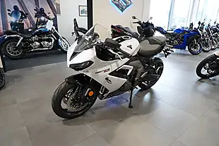 Used 2025 Triumph Daytona 660 Snowdonia White - Interior and Exterior details 6