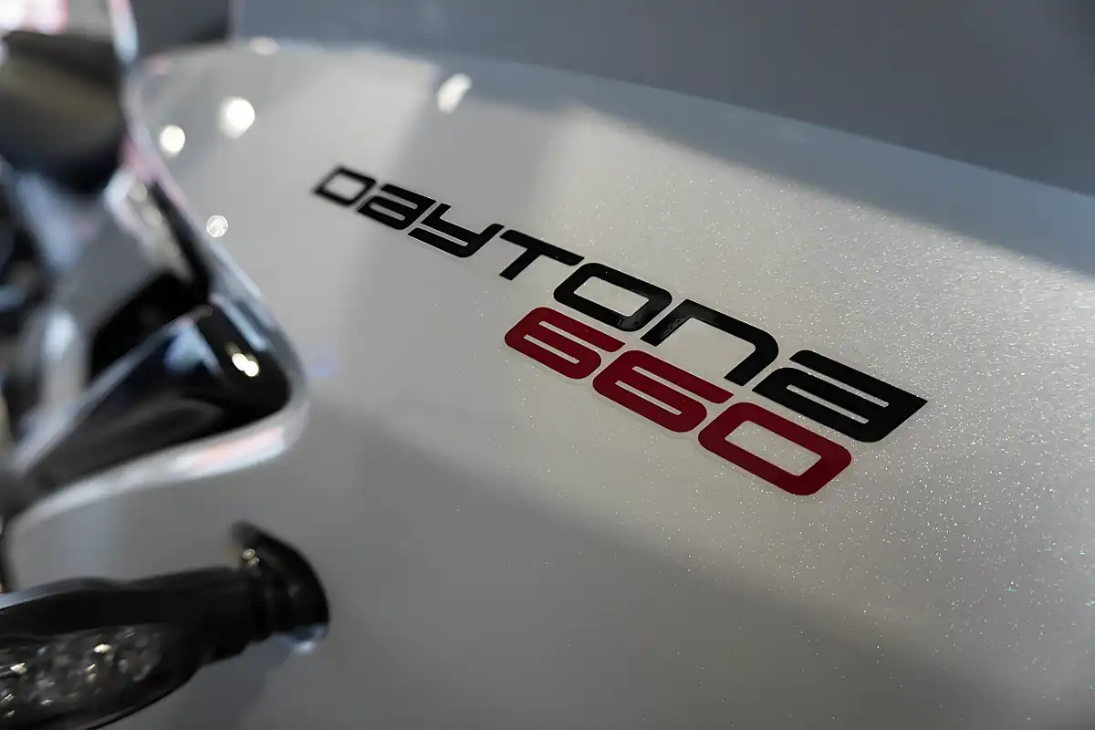 Used 2025 Triumph Daytona 660 Snowdonia White - Interior and Exterior details 8