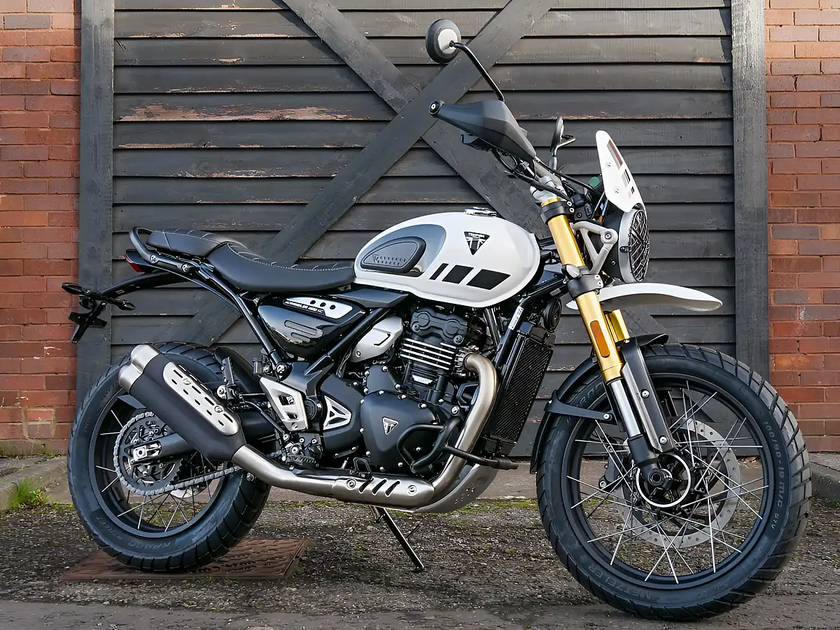 Used 2025 Triumph Modern Classics New Kingfisher Blue - Interior and Exterior details 7