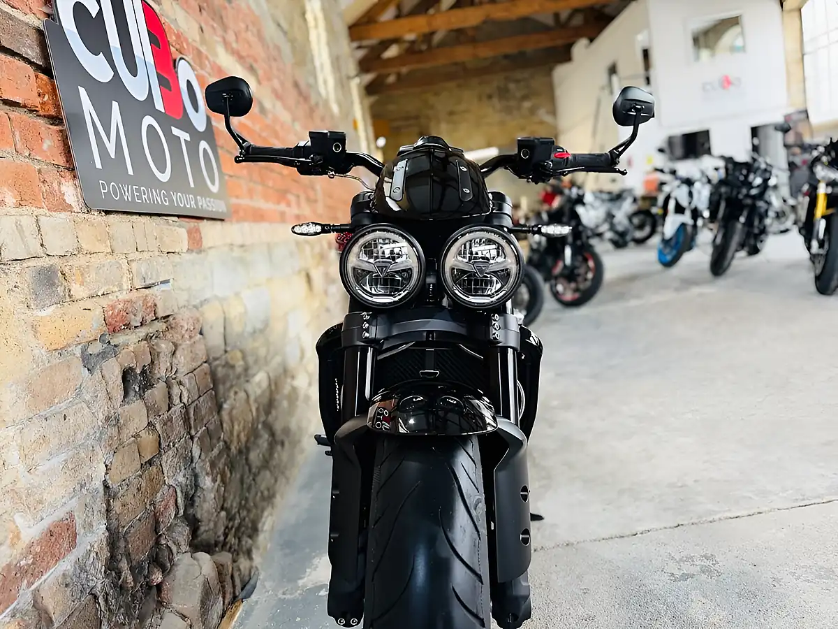 Used 2025 Triumph Rocket Iii Storm R Red - Interior and Exterior details 11