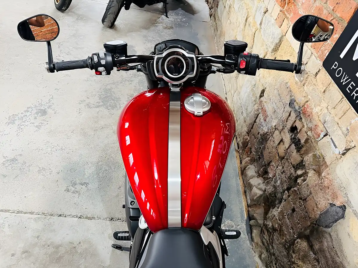 Used 2025 Triumph Rocket Iii Storm R Red - Interior and Exterior details 12