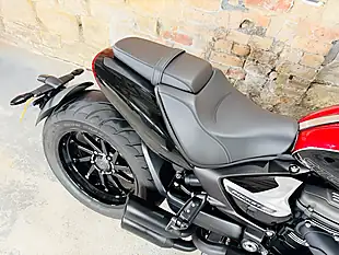 Used 2025 Triumph Rocket Iii Storm R Red - Interior and Exterior details 9