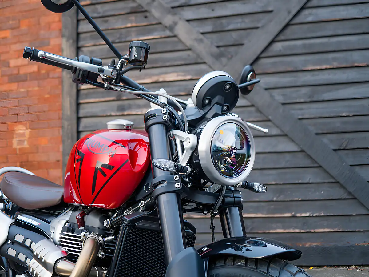 Used 2025 Triumph Scrambler 1200 X Carnival Red - Interior and Exterior details 5
