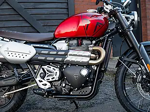 Used 2025 Triumph Scrambler 1200 X Carnival Red - Interior and Exterior details 7