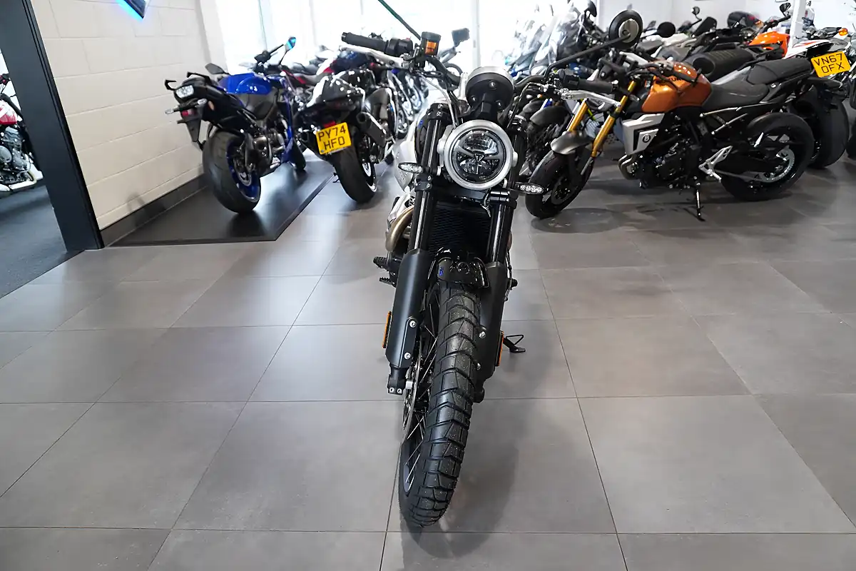 Used 2025 Triumph Scrambler 1200 X Jet Black - Interior and Exterior details 3