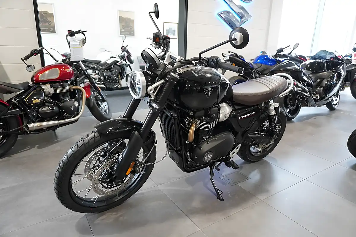 Used 2025 Triumph Scrambler 1200 X Jet Black - Interior and Exterior details 6