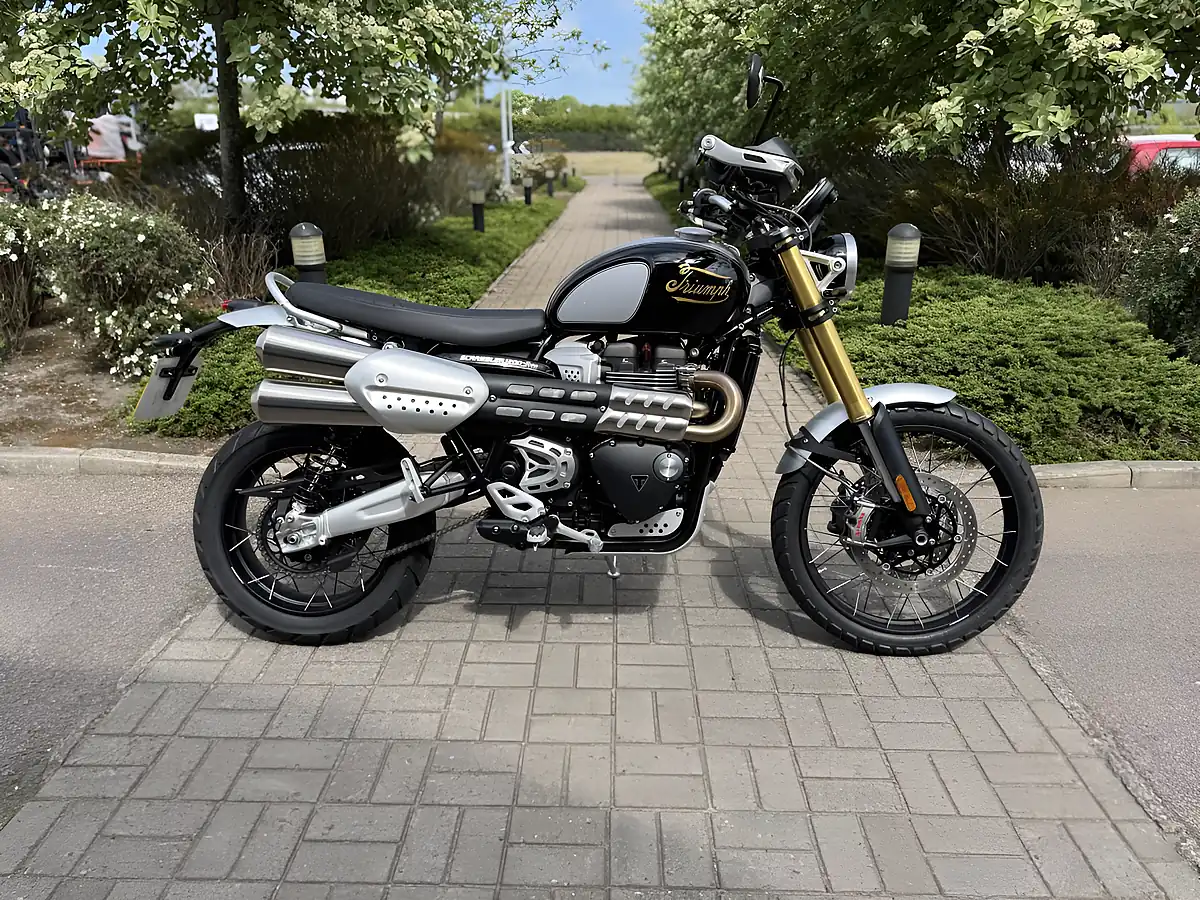 Used 2025 Triumph Scrambler 1200 Xe Black - Front View