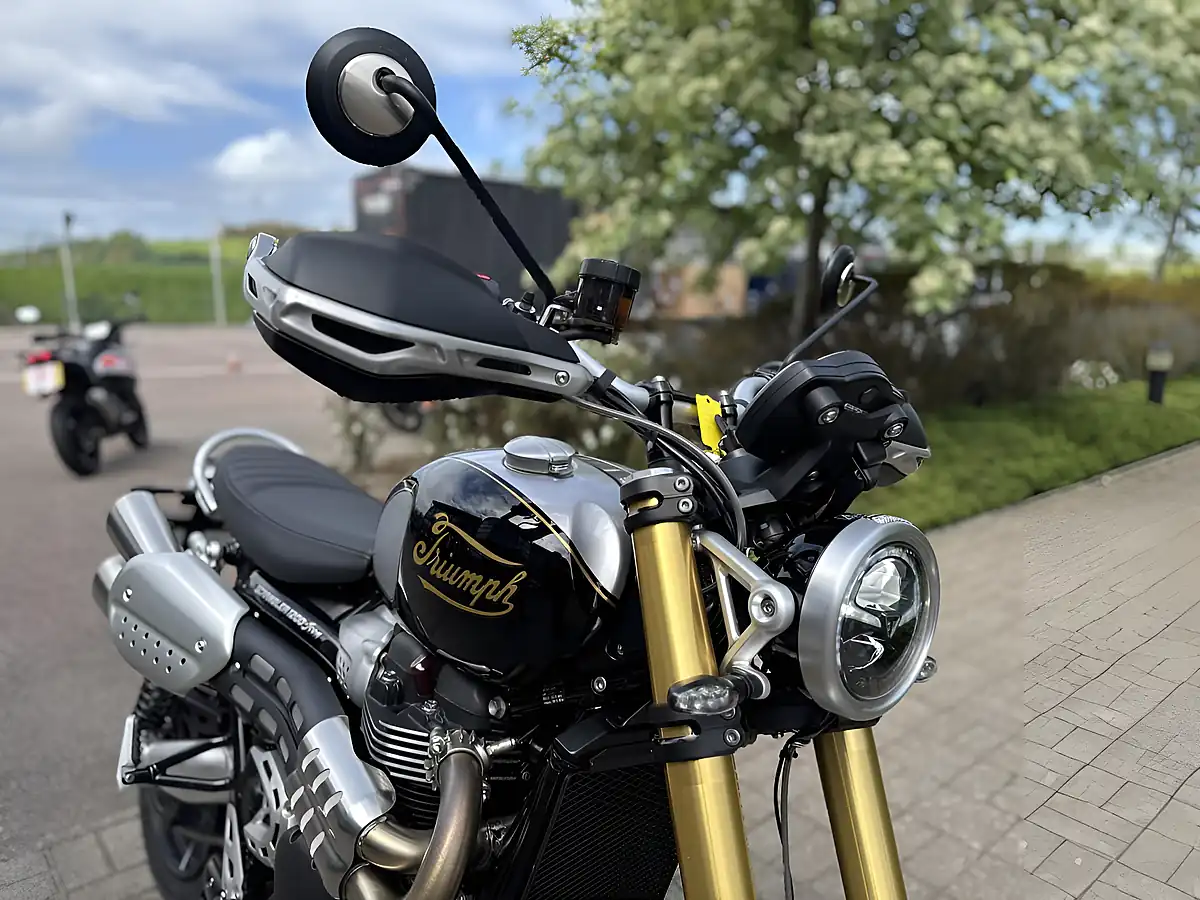 Used 2025 Triumph Scrambler 1200 Xe Black - Interior and Exterior details 13