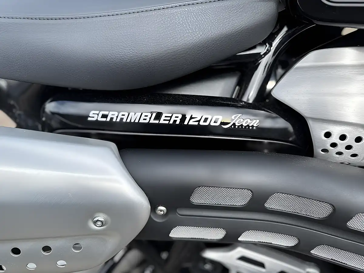 Used 2025 Triumph Scrambler 1200 Xe Black - Interior and Exterior details 15