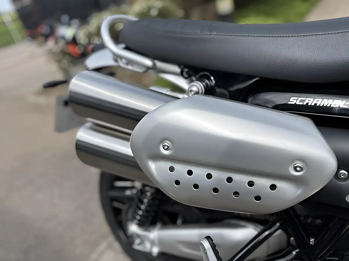 Used 2025 Triumph Scrambler 1200 Xe Black - Interior and Exterior details 16