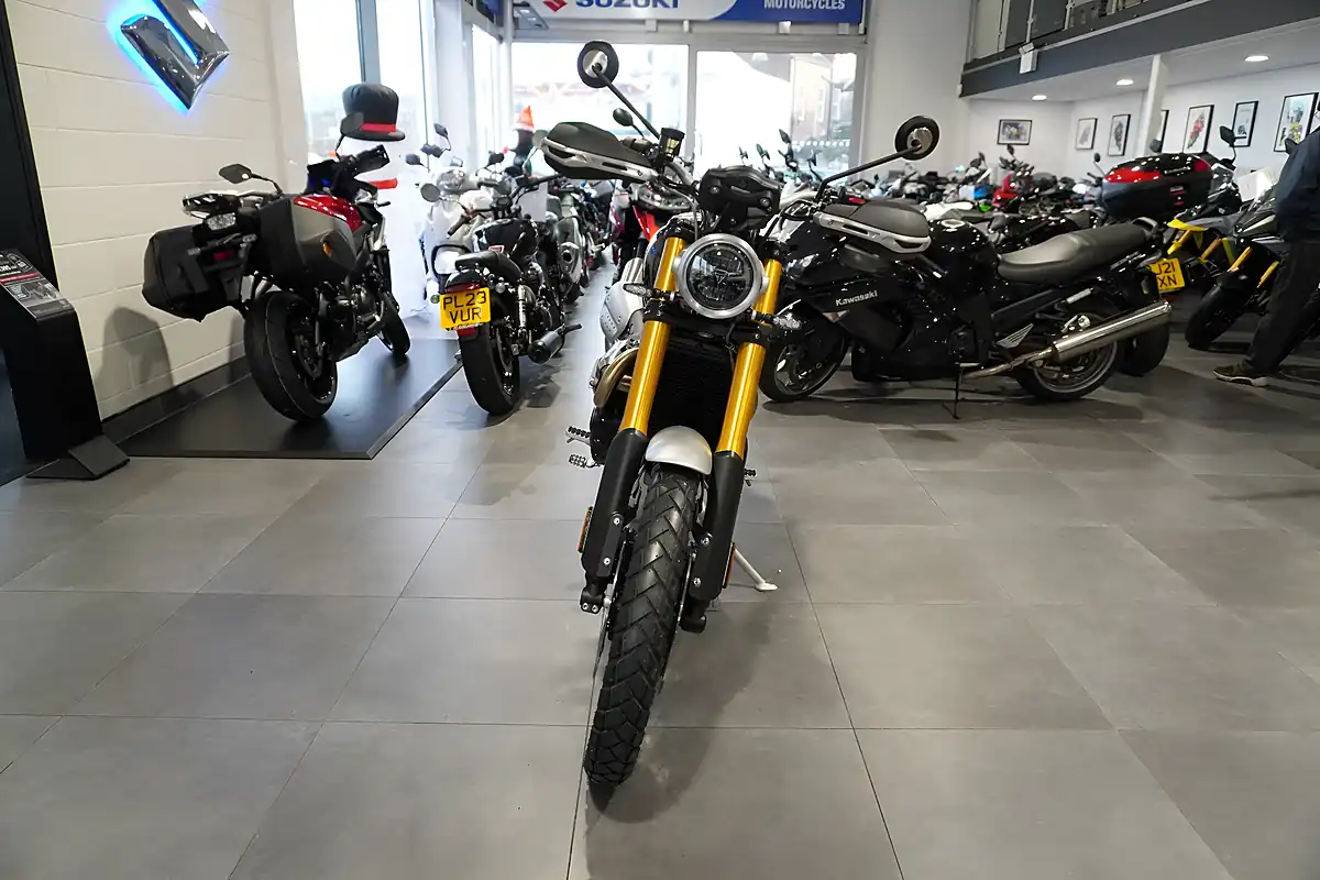 Used 2025 Triumph Scrambler 1200 Xe Phantom Black - Interior and Exterior details 3
