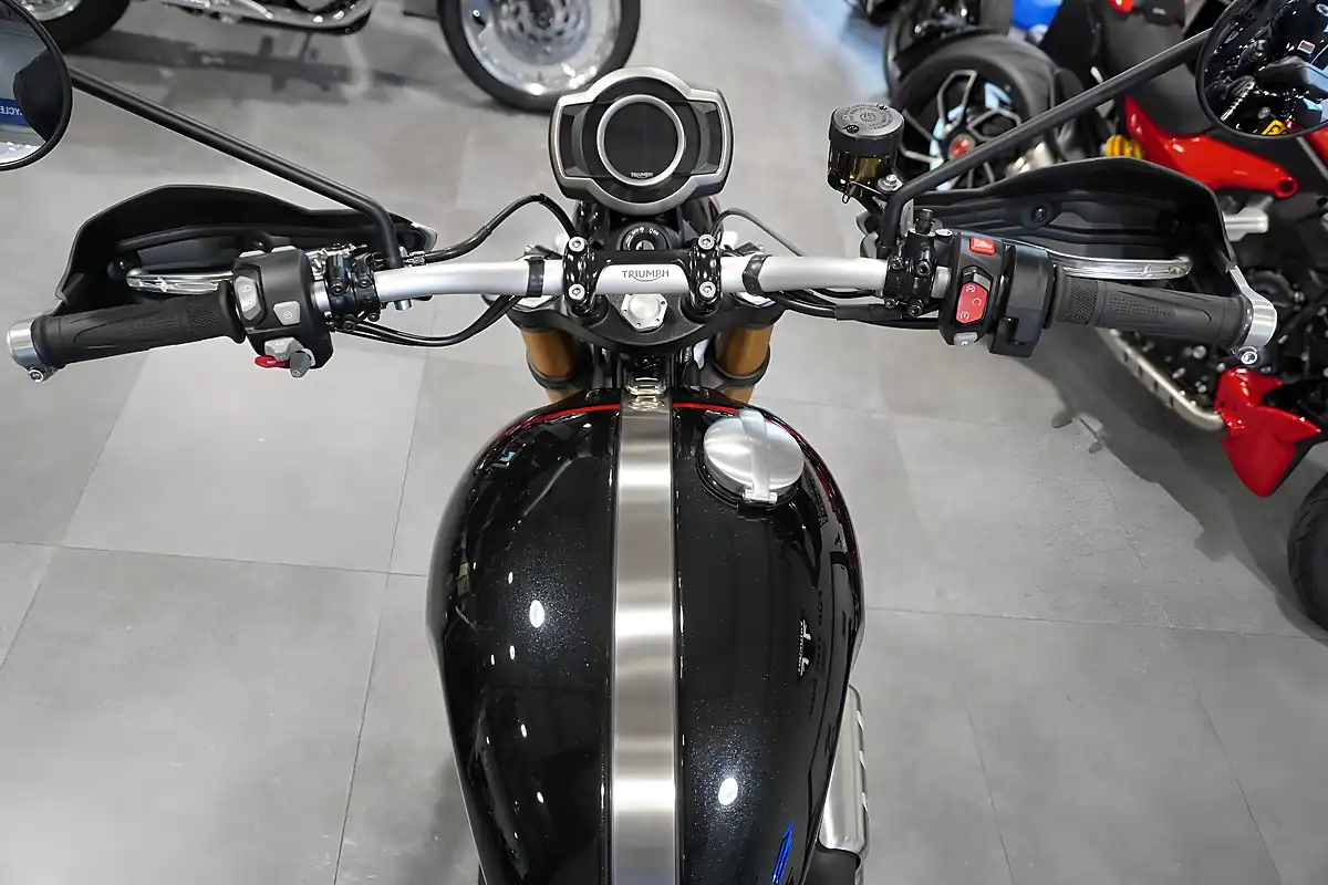 Used 2025 Triumph Scrambler 1200 Xe Phantom Black - Interior and Exterior details 7