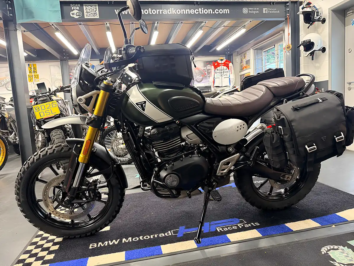 Used 2025 Triumph Scrambler 400 X - Interior and Exterior details 17