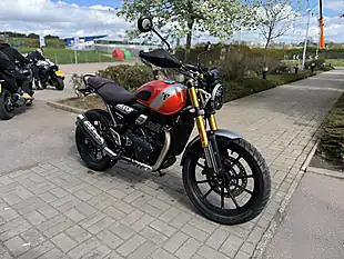 Used 2025 Triumph Scrambler 400 X Orange/Silver - Interior and Exterior details 4