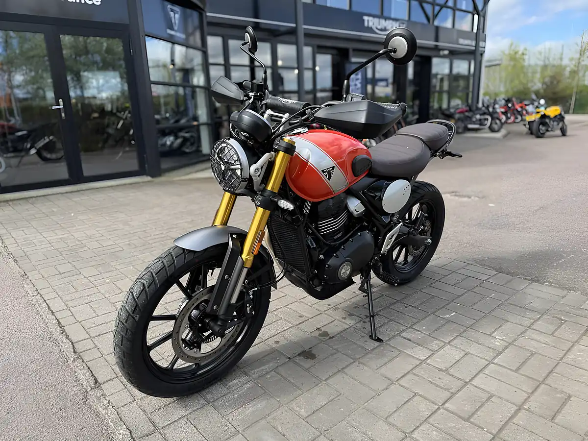Used 2025 Triumph Scrambler 400 X Orange/Silver - Interior and Exterior details 6