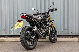 Used 2025 Triumph Scrambler 400 X Phantom Black / Silver Ice - Interior and Exterior details 8