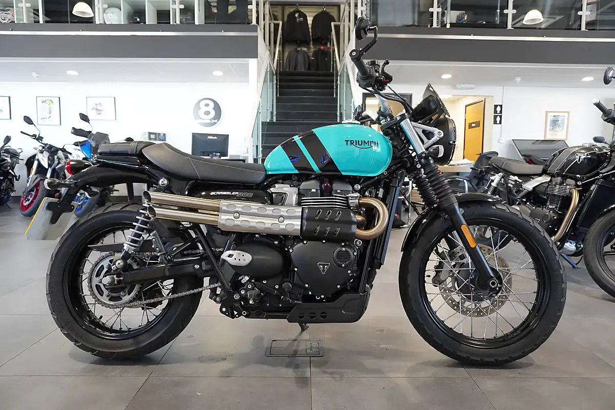 Used 2025 Triumph Scrambler 900 Blue - Front View