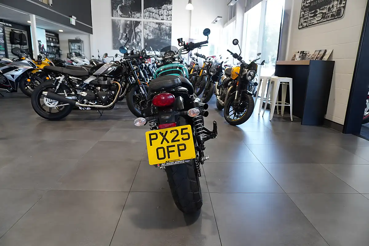 Used 2025 Triumph Scrambler 900 Blue - Interior and Exterior details 4