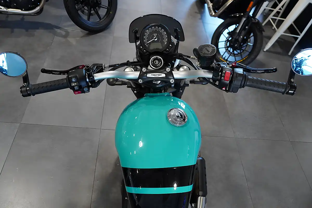 Used 2025 Triumph Scrambler 900 Blue - Interior and Exterior details 7