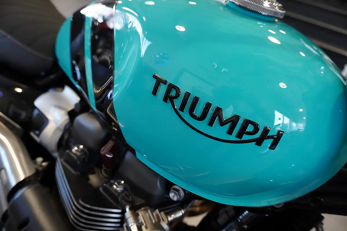 Used 2025 Triumph Scrambler 900 Blue - Interior and Exterior details 8