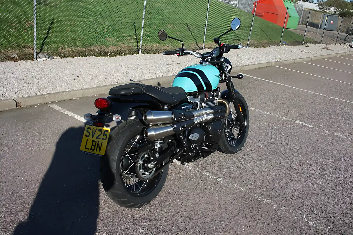 Used 2025 Triumph Scrambler 900 Classic Kingfisher Blue - Interior and Exterior details 11