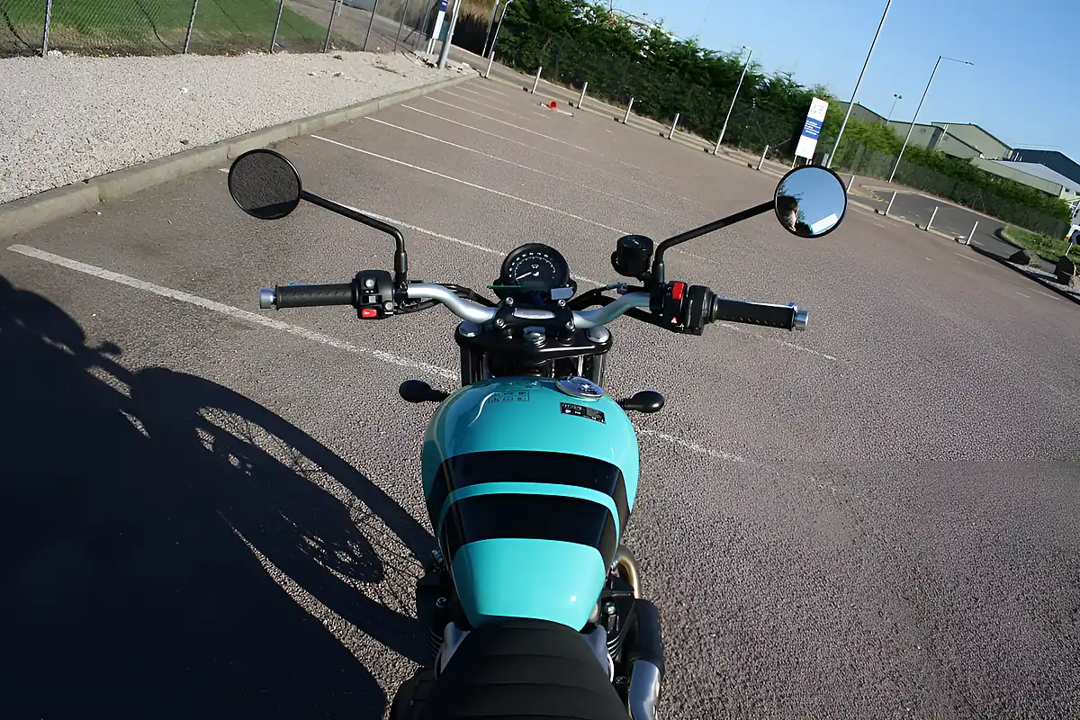 Used 2025 Triumph Scrambler 900 Classic Kingfisher Blue - Interior and Exterior details 13