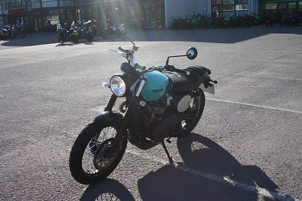 Used 2025 Triumph Scrambler 900 Classic Kingfisher Blue - Interior and Exterior details 7