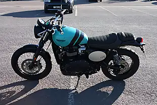 Used 2025 Triumph Scrambler 900 Classic Kingfisher Blue - Interior and Exterior details 8