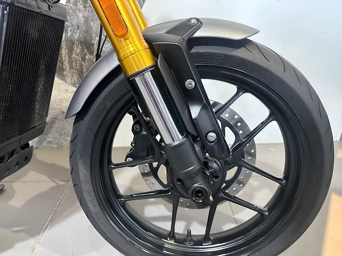 Used 2025 Triumph Speed 400 Black Metallic - Interior and Exterior details 10