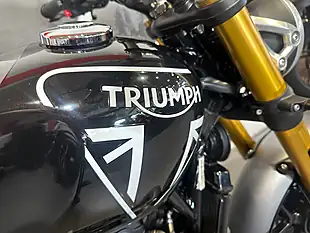 Used 2025 Triumph Speed 400 Black Metallic - Interior and Exterior details 11