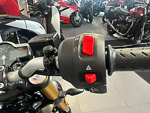 Used 2025 Triumph Speed 400 Black Metallic - Interior and Exterior details 13