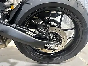 Used 2025 Triumph Speed 400 Black Metallic - Interior and Exterior details 20