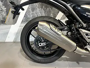 Used 2025 Triumph Speed 400 Black Metallic - Interior and Exterior details 6