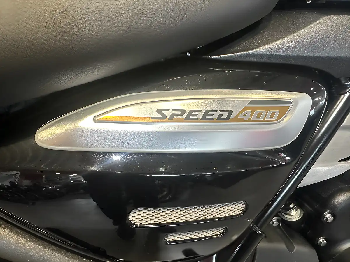 Used 2025 Triumph Speed 400 Black Metallic - Interior and Exterior details 7
