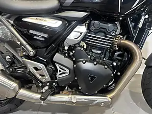 Used 2025 Triumph Speed 400 Black Metallic - Interior and Exterior details 9