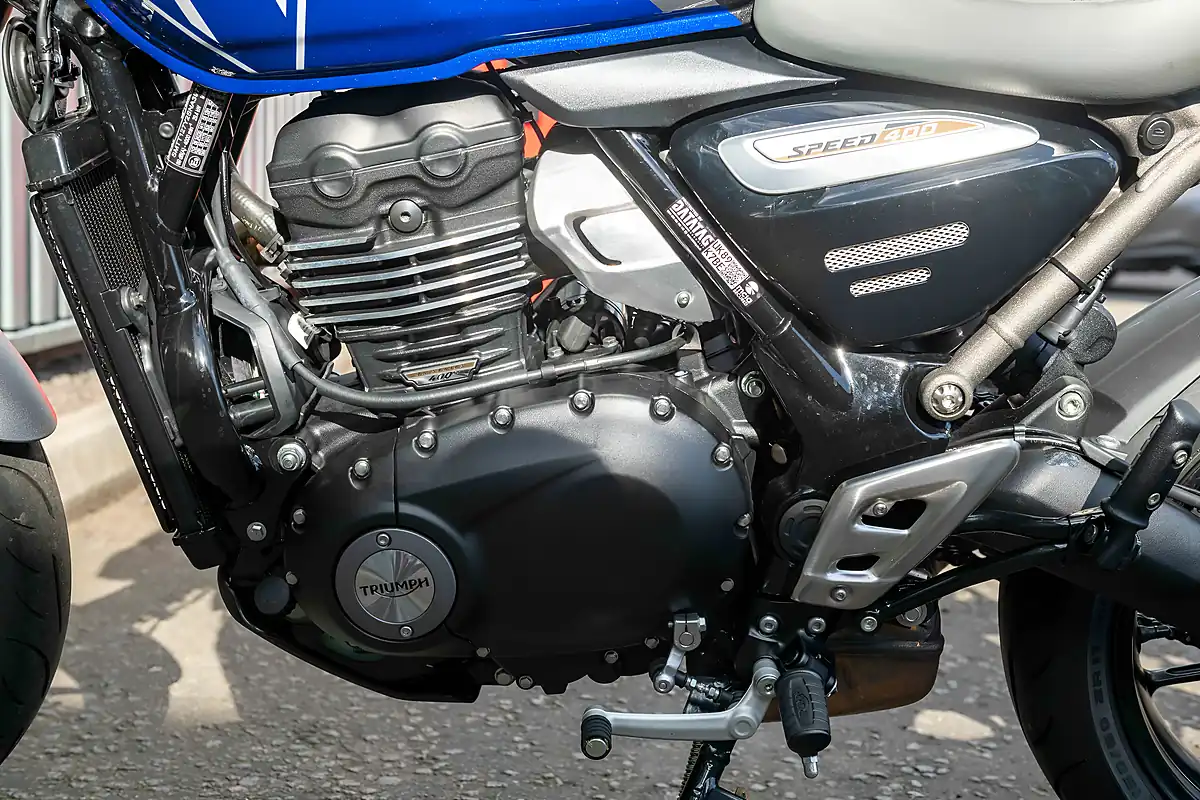 Used 2025 Triumph Speed 400 Caspian Blue / Storm Grey - Interior and Exterior details 10
