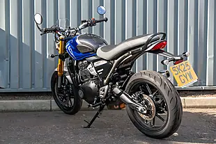 Used 2025 Triumph Speed 400 Caspian Blue / Storm Grey - Interior and Exterior details 6