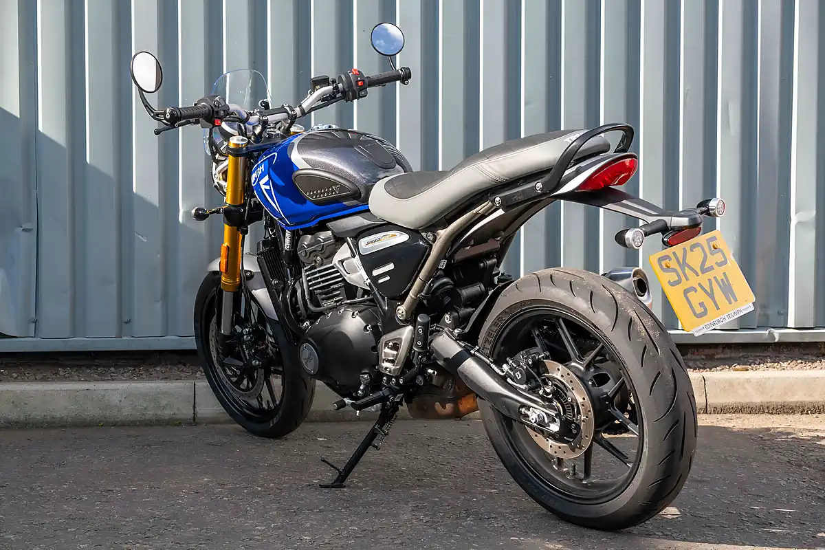 Used 2025 Triumph Speed 400 Caspian Blue / Storm Grey - Interior and Exterior details 6