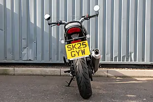 Used 2025 Triumph Speed 400 Caspian Blue / Storm Grey - Interior and Exterior details 7