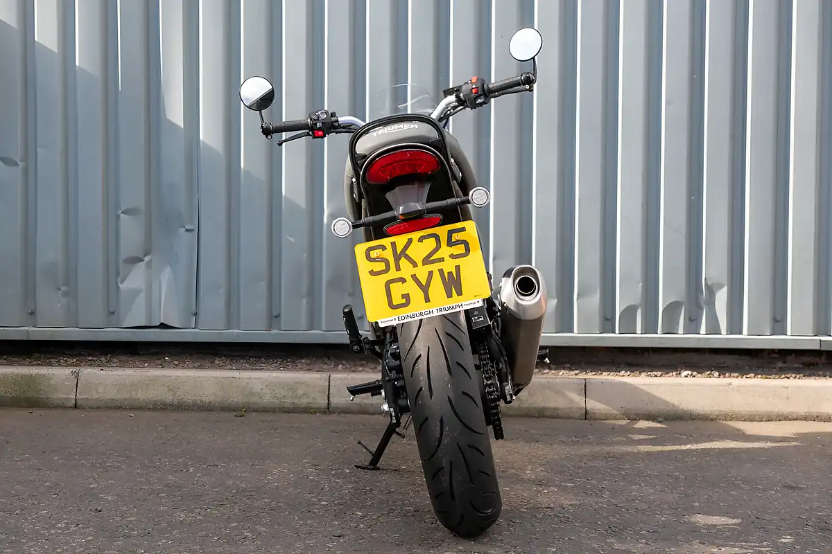 Used 2025 Triumph Speed 400 Caspian Blue / Storm Grey - Interior and Exterior details 7